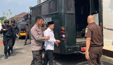 Alwi Terdakwa Revenge Porn Divonis Penjara Tahun Dan Tak Boleh Akses