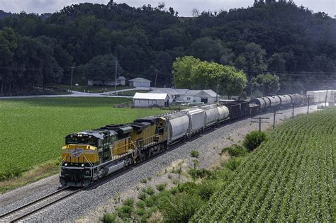 CNW Heritage Unit UP 1995 Leads The CNW 8701 Eastbound O Flickr