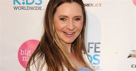 Beverley Mitchell Of 7th Heaven Welcomes Baby Girl Los Angeles Times