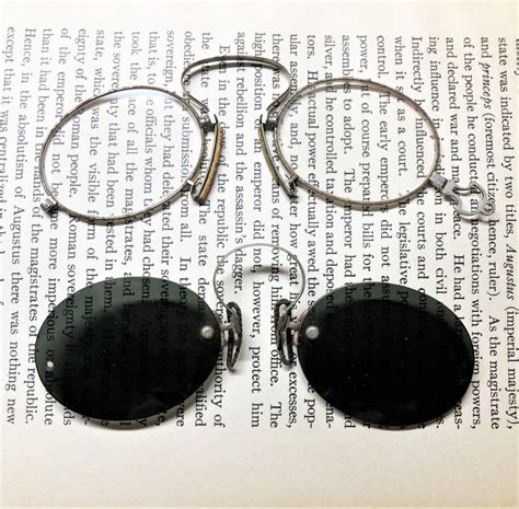 Antique Pince Nez Spectacles Victorian Eyeglasses And Etsy In 2020 Vintage Eye Glasses