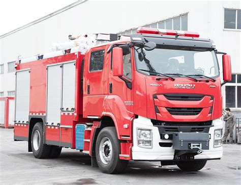 Isuzu Giga Water Foam Tank Fire Fighting Truck Specialized Vehicle