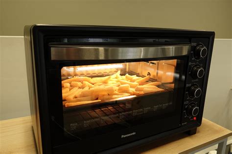 Panasonic Electric Benchtop Oven is small, portable and works!