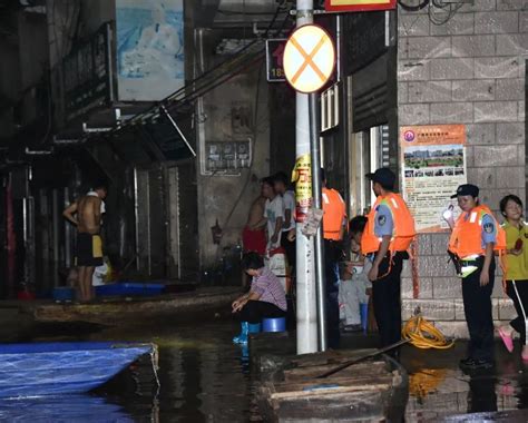 梧州倒水水浸街，房屋进水、群众被困、道路被淹没，情况危急腾讯新闻