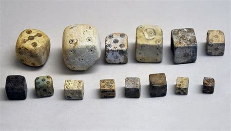 Настольная игра в кости: разновидности игр с кубиками, как называются и ...