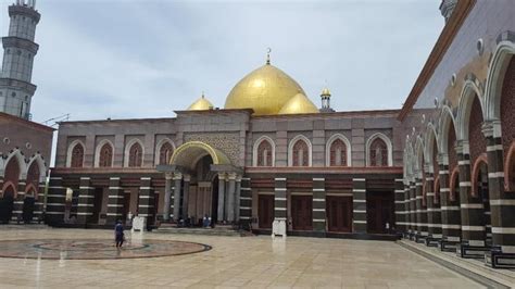 Keindahan Masjid Kubah Emas Depok Masjid Dian Al Mahri