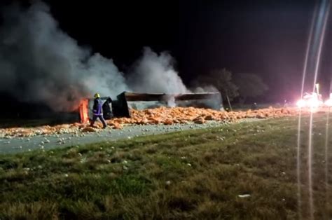 Volc Y Se Incendi Un Cami N En La Autopista De Las Serran As Puntanas