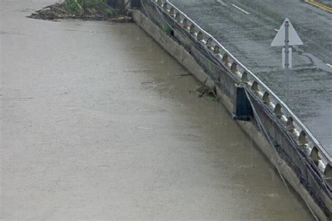 【快訊】雨彈狂炸全台 高屏發布淹水警戒、全台14水庫急放流 上報 焦點