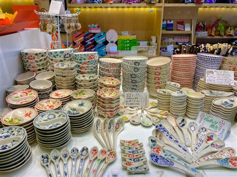 ベトナムの“カワイイ”が揃うハノイで大人気のお土産屋さんへ | TRIPPING!