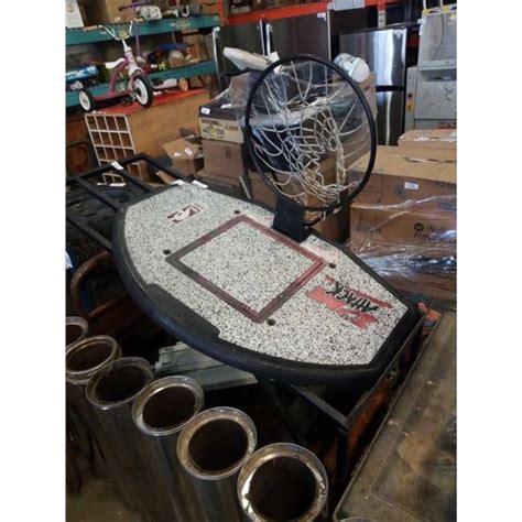 HUFFY SPORTS BASKETBALL HOOP BACKBOARD AND RIM - Big Valley Auction