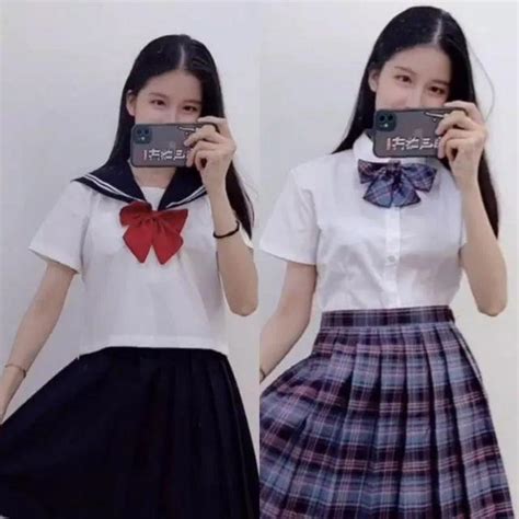 95后老师穿“jk制服”上课引热议：身材好到让学生分心了！财经头条