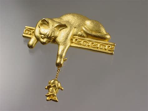 Jj Cat Brooch With Dangling Mouse