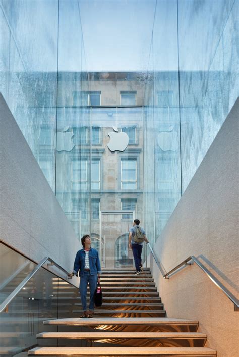 Apple opens beautiful retail store in Milan, Italy (updated) | Apple Must