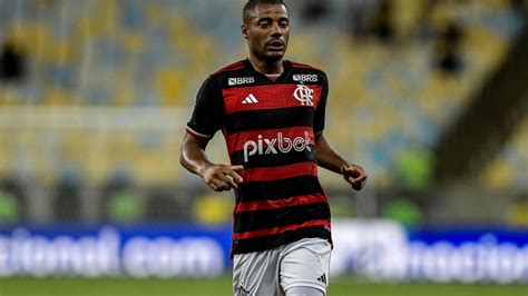 De La Cruz Sente Dores No Ombro E Est Fora De Bangu X Flamengo