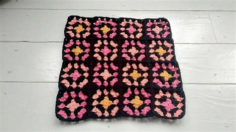 Rts Oma Quadrate H Keln Layering Babydecke In Schwarz Und Rosa Etsy De