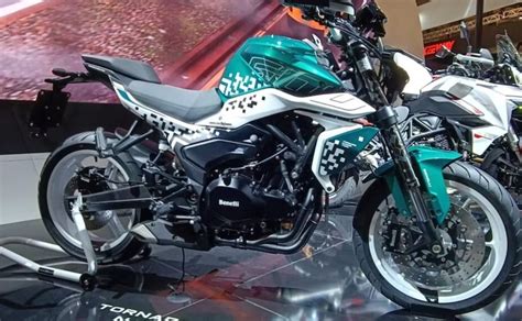 Benelli TNT 500 2023 motor TRK y diseño impactante