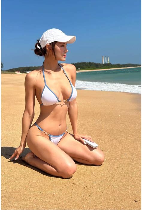 On Her Knees Nudes Realasians NUDE PICS ORG