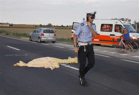 Lido Di Classe Travolto E Ucciso Da Unauto Sotto Gli Occhi Della Moglie