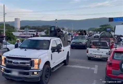 Entre Aplausos Desfila Cártel De Sinaloa En Camionetas Blindadas A Chiapas La Rancherita Del Aire