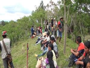 J Venes Ind Genas Caminan El Territorio Para Fortalecer La