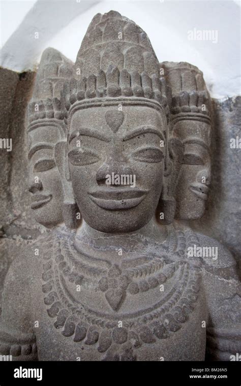 Estatua De Brahma El Dios Hind En Un Museo El Museo De Escultura