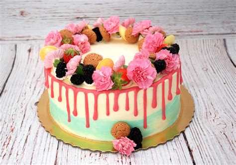 Tort Drip Cake Tabitomo