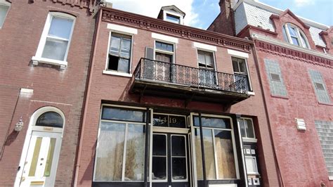Old St. Louis Storefront : r/AbandonedPorn