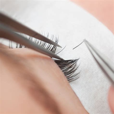 5 Ways To Make Your Eyelash Extensions Last Longer