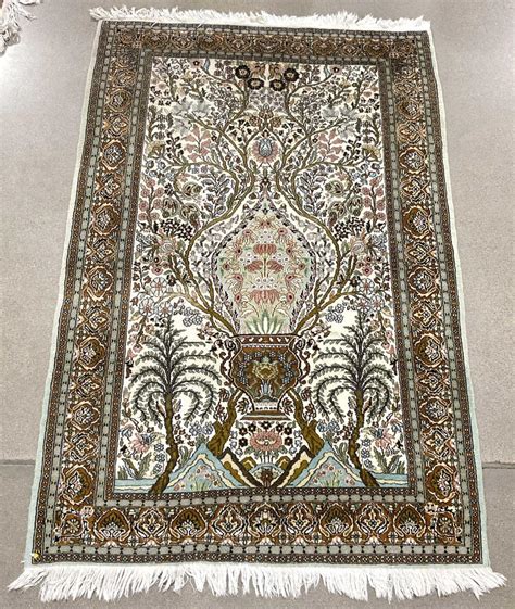 Lot 72in Traditional Persian Style Fringed Area Rug