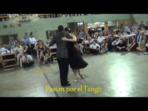 Pao Sanz Y Facuno De La Cruz Bailando El Tango Charamusca En La Milonga