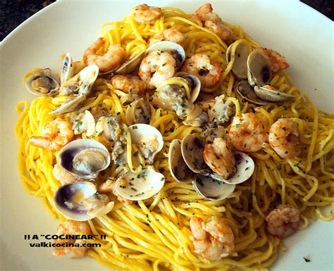 ESPAGUETIS CON ALMEJAS Y GAMBAS A COCINEAR Recetas Valkicocina