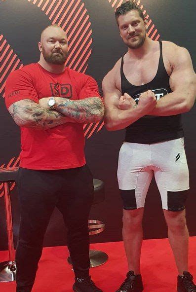 Worlds Strongest Man Hafthor Bjornsson 69ft206cm Next To A Dutch