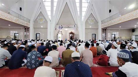 Bupati Anwar Sadat Shalat Id Dan Kurban Di Masjid Syaikh Utsman