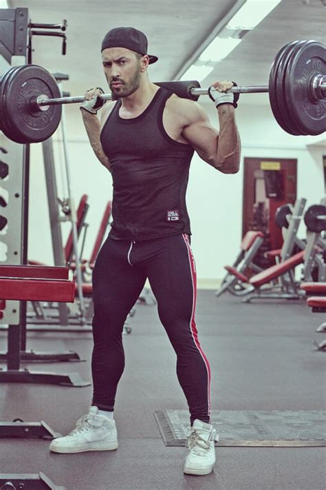 Hot Hunks And Bubble Butts