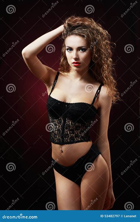 Femme Dans La Lingerie Noire Image Stock Image Du Lingerie Beau