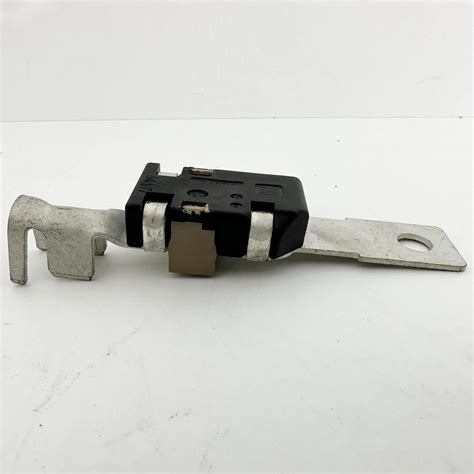 Lr033014 Lr026101 Auto Parts Battery Positive Buckle Lr026101 Lr033014