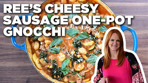 Ree Drummond S Cheesy Sausage One Pot Gnocchi The Pioneer Woman