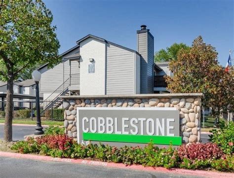 Cobblestone Apartments 1615 Stoneleigh Court Arlington Tx Rentcafe