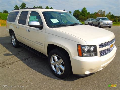 White Diamond Tricoat Chevrolet Suburban Ltz X Photo