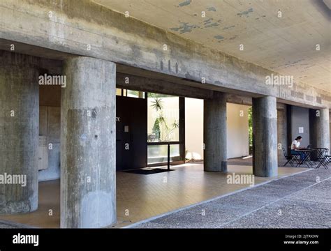 Le Pavillon Suisse Situé Dans La Cité Internationale Universitaire De