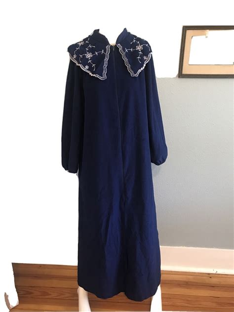 Vintage Lara Dee Velour Robe Gem