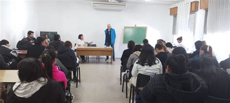 Visita De Alumnos En Bibliotecología Del Instituto San Fernando Rey