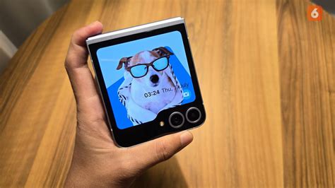 Hands On Galaxy Z Flip Hp Layar Lipat Baru Samsung Yang Rilis Di