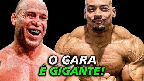 Wanderlei Silva Invade Palco E Intima Gigante Do Fisiculturismo Para