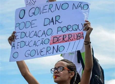 10 cartazes que dizem tudo sobre os cortes na Educação Ubes União