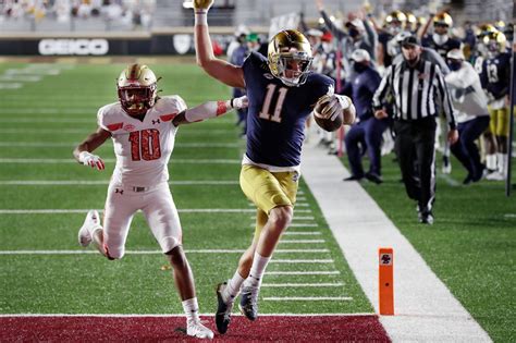 No 2 Notre Dame Rolls Past Boston College 45 31