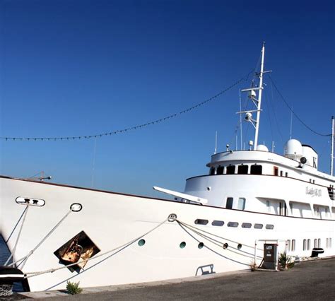 Yacht LADY K II Austin Pickersgill CHARTERWORLD Luxury Superyacht