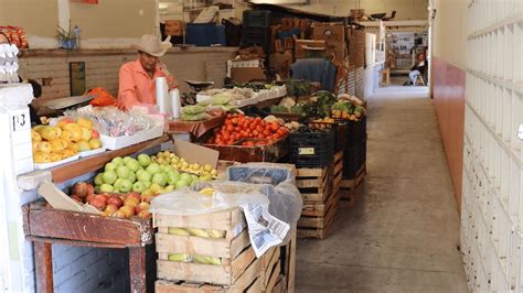 Locatarios del Mercado Poniente enfrentan crisis económica ante escasez