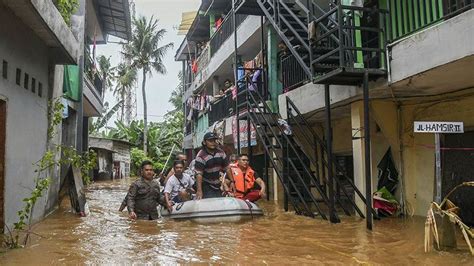 Sebanyak Rt Di Dki Jakarta Terendam Banjir Sore Ini Ketinggian