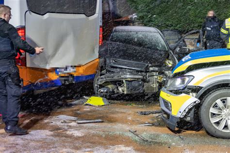 Unfall In Wiesbaden Opel Fahrer Verursacht Horror Crash Nach