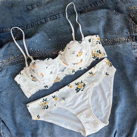 Embroidery Flowers Customized Sexy Women Underwear Transparent Mature